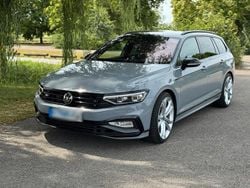 Grau Gebraucht 2020 VW Passat R-line Edition Kombi | 28.000 €