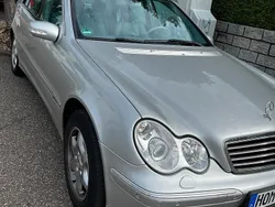Silber Gebraucht 2003 Mercedes 200 Kombi | 3.000 €