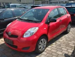 Rot Gebraucht 2010 Toyota Yaris Kleinwagen | 3.890 € (Fairer Preis)