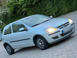 Grau Gebraucht 2003 Opel Corsa Kleinwagen | 650 € (Guter Preis)