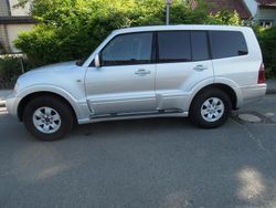 Silber Gebraucht 2003 Mitsubishi Pajero SUV | 8.950 € (Etwas zu teuer)