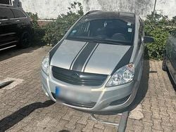 Silber Gebraucht 2007 Opel Zafira Van / Kleinbus | 2.000 € (Fairer Preis)