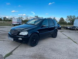 Schwarz Gebraucht 2002 Mercedes ML270 SUV | 4.500 €