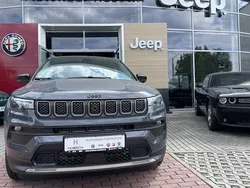 Graphite grey uni dach schwarz Gebraucht 2022 Jeep Compass SUV | 42.900 €