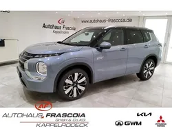 Grau Neu 2025 Mitsubishi Outlander P-HEV Top SUV | 57.990 € (Teuer)
