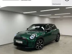 British racing green Gebraucht 2023 Mini Cooper Classic Kleinwagen | 33.330 €