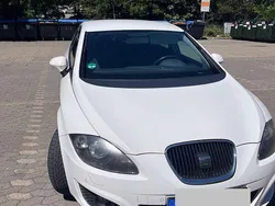 Weiß Gebraucht 2012 Seat Leon Style Limousine | 5.800 € (Guter Preis)