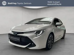 Schneeweiß Gebraucht 2022 Toyota Corolla Basis Limousine | 20.950 € (Superpreis)