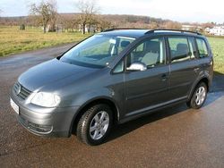 Grau Gebraucht 2004 VW Touran Van / Kleinbus | 2.900 € (Fairer Preis)