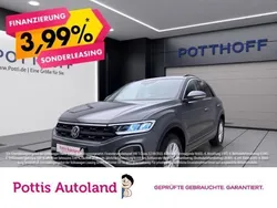 Indiumgrau metallic Gebraucht 2024 VW T-Roc Life SUV | 22.777 € (Guter Preis)