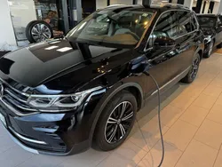 Schwarz Gebraucht 2022 VW Tiguan Elegance SUV | 32.990 € (Fairer Preis)