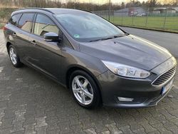 Grau Gebraucht 2015 Ford Focus S Limousine | 6.500 € (Superpreis)
