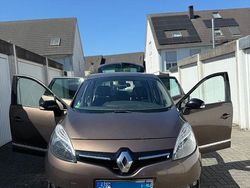 Braun Gebraucht 2014 Renault Scénic III Bose Edition Van / Kleinbus | 5.100 € (Fairer Preis)