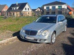 Silber Gebraucht 2008 Mercedes E220 Kombi | 3.700 €
