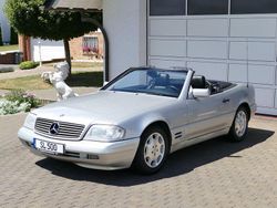 Brillantsilbermet. Gebraucht 1997 Mercedes SL500 Cabrio | 33.900 € (Teuer)