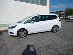 Weiß Gebraucht 2016 Opel Zafira Active Van / Kleinbus | 8.000 € (Guter Preis)