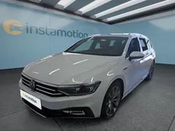 Weiß Gebraucht 2023 VW Passat Kombi | 35.149 € (Fairer Preis)