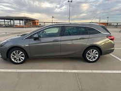 Grau Gebraucht 2020 Opel Astra Business Limousine | 15.500 € (Etwas zu teuer)