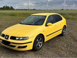 Gelb Gebraucht 2005 Seat Leon Limousine | 1.150 € (Fairer Preis)
