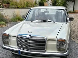 Weiß Gebraucht 1975 Mercedes 200/8 Limousine | 9.500 €