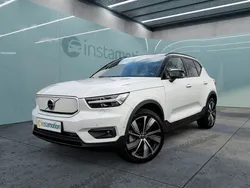 Weiß Gebraucht 2022 Volvo XC40 SUV | 33.983 € (Etwas zu teuer)