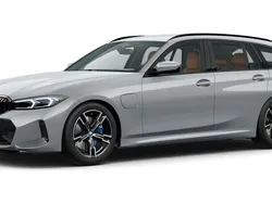 Grau Gebraucht 2024 BMW 330e Shadowline Kombi | 46.940 € (Fairer Preis)