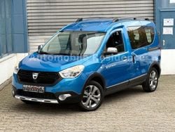 Blau Gebraucht 2015 Dacia Dokker Stepway Van / Kleinbus | 11.698 € (Guter Preis)