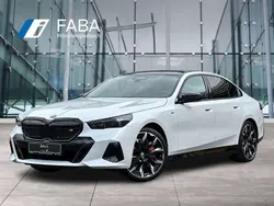 Weiß Gebraucht 2024 BMW i5 Shadowline Limousine | 86.980 €