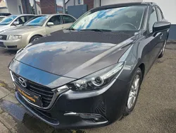 Grau Gebraucht 2018 Mazda 3 Center-Line Limousine | 14.990 € (Guter Preis)