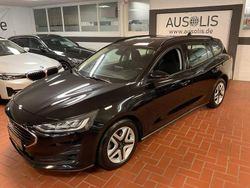 Agate black (metallic) Gebraucht 2023 Ford Focus Kombi | 13.989 € (Superpreis)