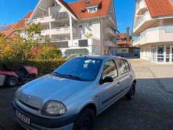 Silber Gebraucht 1998 Renault Clio II Kleinwagen | 1.000 €