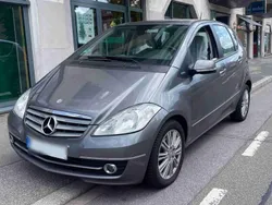 Grau Gebraucht 2009 Mercedes C180 Kleinwagen | 1.970 €