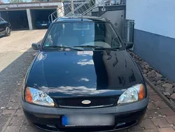 Schwarz Gebraucht 2001 Ford Fiesta Kleinwagen | 900 € (Fairer Preis)