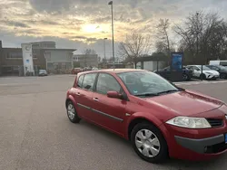 Rot Gebraucht 2006 Renault Mégane II Limousine | 1.500 € (Etwas zu teuer)