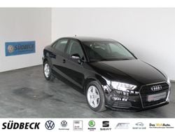 Brillantschwarz (metallic) Gebraucht 2018 Audi A3 Comfort Limousine | 19.990 € (Fairer Preis)