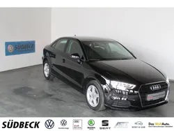 Brillantschwarz (metallic) Gebraucht 2018 Audi A3 Comfort Limousine | 19.990 € (Fairer Preis)