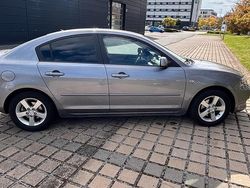 Grau Gebraucht 2004 Mazda 3 Exclusive Limousine | 3.300 € (Teuer)