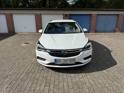 Weiß Gebraucht 2018 Opel Astra Kombi | 9.000 € (Etwas zu teuer)