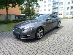 Grau Gebraucht 2016 Jaguar XJL Portfolio Limousine | 23.500 €