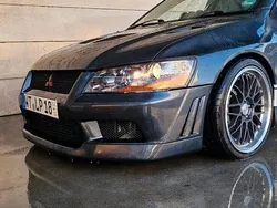 Grau Gebraucht 2001 Mitsubishi Lancer Limousine | 36.000 €