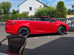 Rot Gebraucht 2017 Opel Cascada Edition Cabrio | 9.300 € (Fairer Preis)