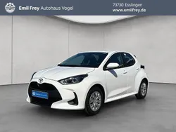 Schneeweiß Neu 2025 Toyota Yaris Hybrid Business Edition Limousine | 21.790 €