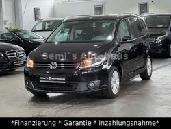 Schwarz Gebraucht 2015 VW Touran Life Van / Kleinbus | 8.650 € (Fairer Preis)