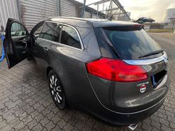 Grau Gebraucht 2009 Opel Insignia Kombi | 4.500 €