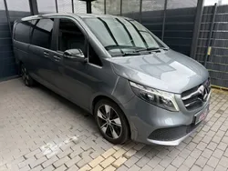 Grau Gebraucht 2022 Mercedes V220 Avantgarde Van / Kleinbus | 43.400 € (Etwas zu teuer)