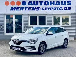 Weiss Gebraucht 2022 Renault Mégane GrandTour Intens Kombi | 20.990 € (Etwas zu teuer)
