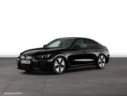Black sapphire metallic Gebraucht 2024 BMW i4 Comfort Edition Limousine | 67.174 €
