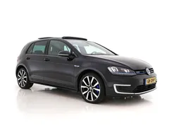 Schwarz Gebraucht 2015 VW Golf VII Executive Limousine | 10.945 € (Etwas zu teuer)