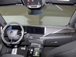 Metallic Gebraucht 2023 Opel Astra Limousine | 31.790 € (Etwas zu teuer)