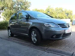Grau Gebraucht 2008 VW Golf Plus Cross United Van / Kleinbus | 3.799 € (Fairer Preis)